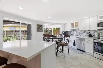 15652 SW 91st Ln, Miami, FL 33196 - Photo 10