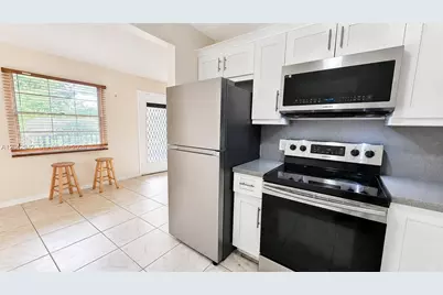 301 SW 135th Ave #317C, Pembroke Pines, FL 33027 - Photo 2
