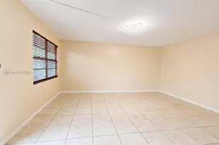 301 SW 135th Ave, Pembroke Pines, FL 33027 - Photo 6