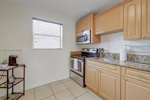 427 SW 6th St, Miami, FL 33130 - Photo 4