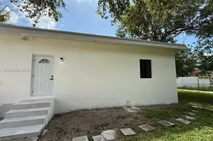 980 NE 146th St, North Miami, FL 33161 - Photo 42