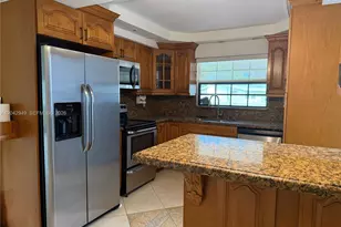 401 NW 198th St, Miami Gardens, FL 33169 - Photo 10