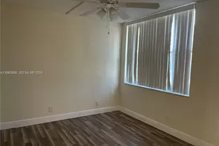 9401 Evergreen Pl, Davie, FL 33324 - Photo 6
