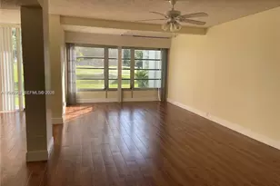 9401 Evergreen Pl, Davie, FL 33324 - Photo 4