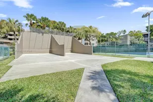 1000 Colony Point Cir, Pembroke Pines, FL 33026 - Photo 60