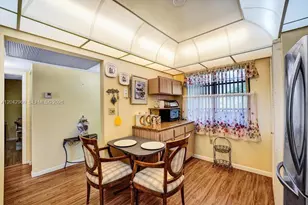1000 Colony Point Cir, Pembroke Pines, FL 33026 - Photo 20