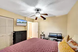 1000 Colony Point Cir, Pembroke Pines, FL 33026 - Photo 40