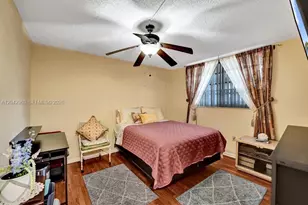 1000 Colony Point Cir, Pembroke Pines, FL 33026 - Photo 12