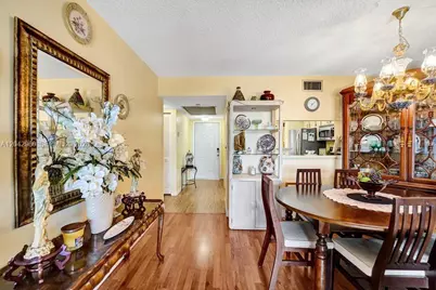 1000 Colony Point Cir #422, Pembroke Pines, FL 33026 - Photo 26