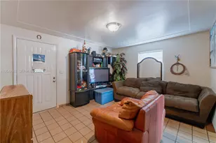 9265 SW 38th St, Miami, FL 33165 - Photo 6
