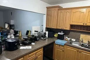 6125 W 20th Ave, Hialeah, FL 33012 - Photo 16