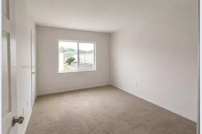 420 NW 84th Ter #420, Miami, FL 33150 - Photo 4