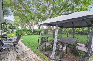 9161 Lake Park Cir N, Davie, FL 33328 - Photo 18