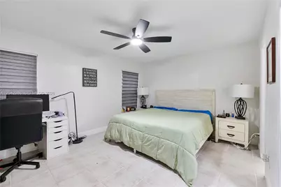 9161 N Lake Park Cir N, Davie, FL 33328 - Photo 12