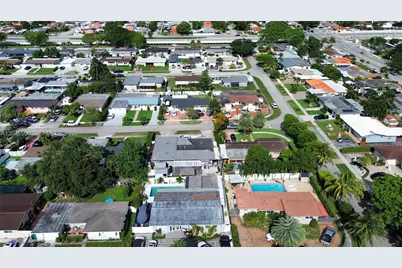 11512 NW 58th Ave, Hialeah, FL 33012 - Photo 8
