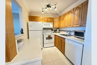 1009 Harwood C #1009, Deerfield Beach, FL 33442 - Photo 6