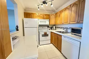 1009 Harwood C, Deerfield Beach, FL 33442 - Photo 6