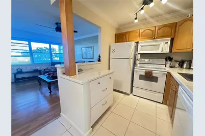 1009 Harwood C #1009, Deerfield Beach, FL 33442 - Photo 8