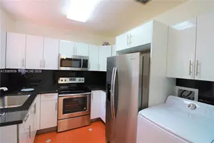1698 SW 20th St, Miami, FL 33145 - Photo 10