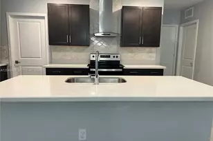 421 NE 6th Ct, Florida City, FL 33034 - Photo 4