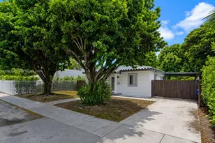 270 NW 51st Ave, Miami, FL 33126 - Photo 4