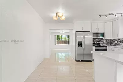 270 NW 51st Ave, Miami, FL 33126 - Photo 10