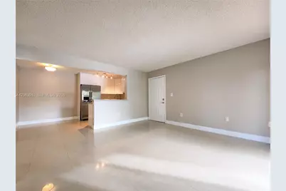 251 Palm Cir W #204, Pembroke Pines, FL 33025 - Photo 4