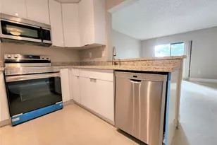 251 Palm Cir W, Pembroke Pines, FL 33025 - Photo 8