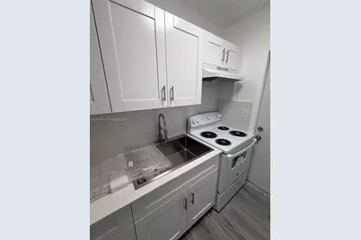 1895 Venice Park Dr #B6, Miami, FL 33181 - Photo 6