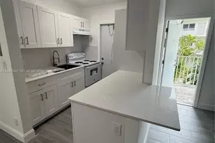 1895 Venice Park Dr, Miami, FL 33181 - Photo 4