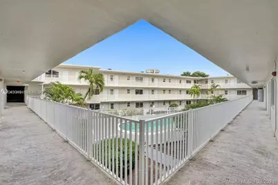 1895 Venice Park Dr #B6, Miami, FL 33181 - Photo 2