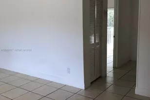 1895 Venice Park Dr, Miami, FL 33181 - Photo 2