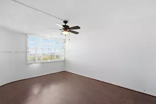11930 N Bayshore Dr, North Miami, FL 33181 - Photo 44