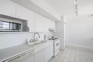 11930 N Bayshore Dr, North Miami, FL 33181 - Photo 20