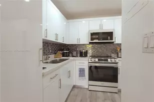 10501 SW 108th Ave, Miami, FL 33176 - Photo 6