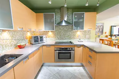1623 Collins Ave #PH1010, Miami Beach, FL 33139 - Photo 10