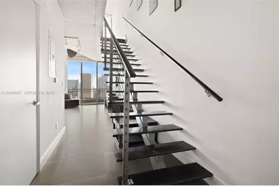 690 SW 1 Ct #2703, Miami, FL 33130 - Photo 2