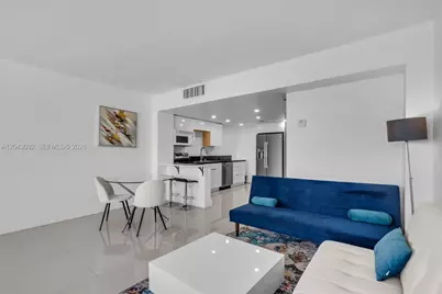 801 Brickell Bay Dr #669, Miami, FL 33131 - Photo 10