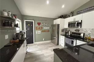 17905 SW 10th Ct, Pembroke Pines, FL 33029 - Photo 6