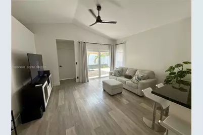 17905 SW 10th Ct #1, Pembroke Pines, FL 33029 - Photo 4
