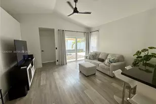 17905 SW 10th Ct, Pembroke Pines, FL 33029 - Photo 4