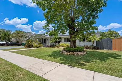 8341 SW 14th St, Miami, FL 33144 - Photo 2