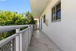 1050 7th St, Miami Beach, FL 33139 - Photo 8