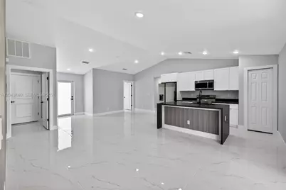 704 E Carbon, Lehigh Acres, FL 33974 - Photo 4