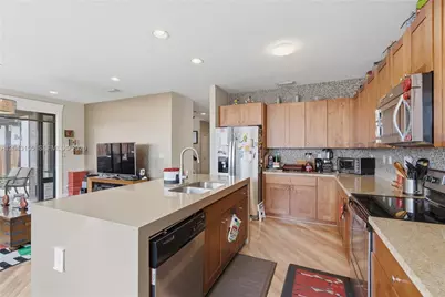 1016 NW 99th Psge #1016, Miami, FL 33172 - Photo 24