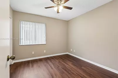 2162 NW 77th Ter, Pembroke Pines, FL 33024 - Photo 32