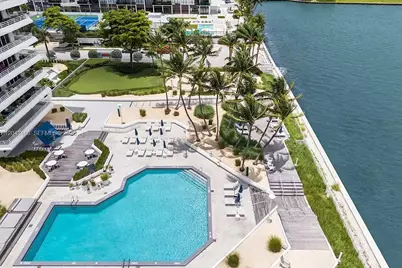 555 NE 34th St #1102, Miami, FL 33137 - Photo 2