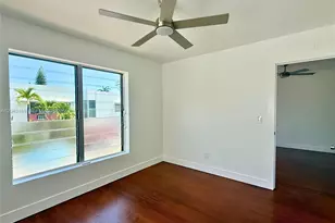 641 10th St, Miami Beach, FL 33139 - Photo 12