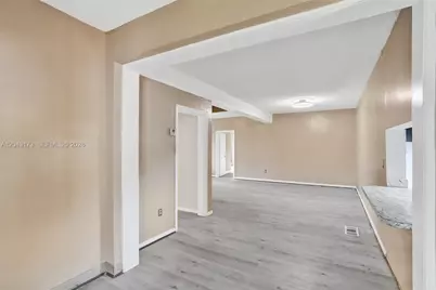 1400 NE 148th St, Miami, FL 33161 - Photo 14