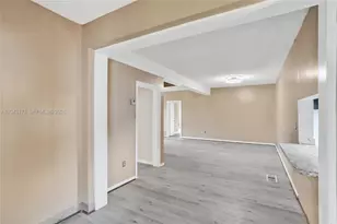 1400 NE 148th St, Miami, FL 33161 - Photo 14